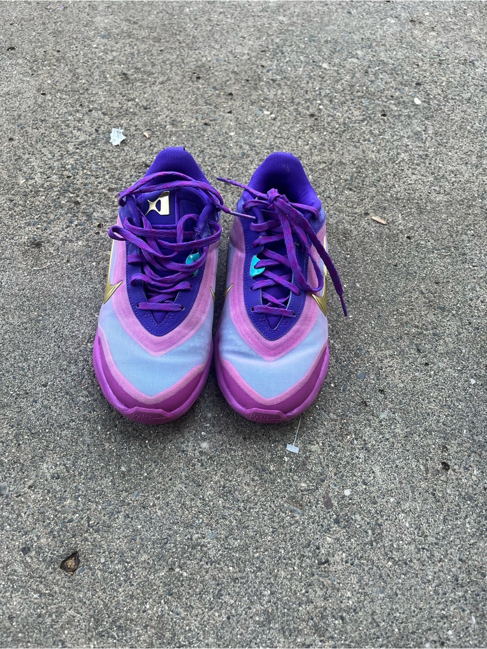 Kids Aja Wilson WNBA shoes Size 2.5
